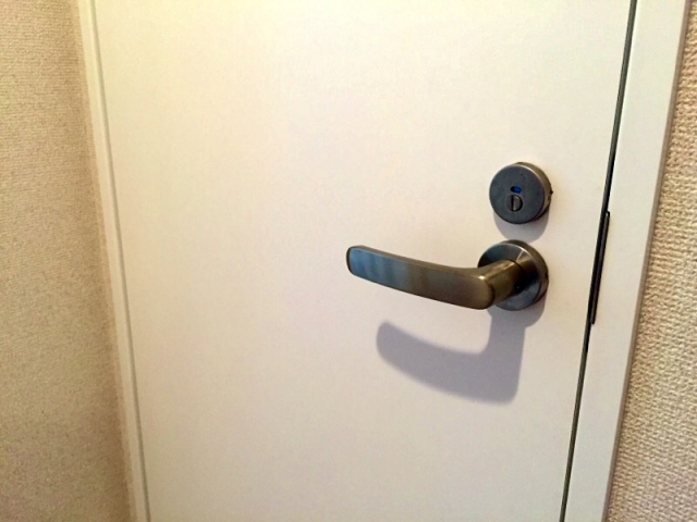 鍵付きの部屋にしたい！ドアに鍵を取り付ける方法は？